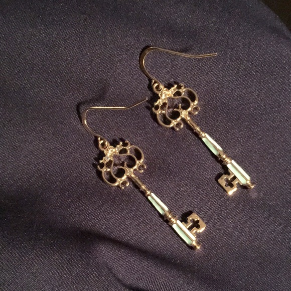 Gold tone crystal embellished blue enamel retro key pierced wire earrings - Picture 16 of 17